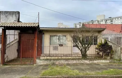 Casa térrea no sarandi com pátio bem amplo. terreno de 10x30