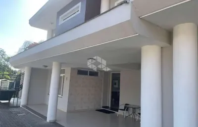 Casa condomínio fechado (03) dormitórios/quartos suítes 2 vagas no bairro tristeza