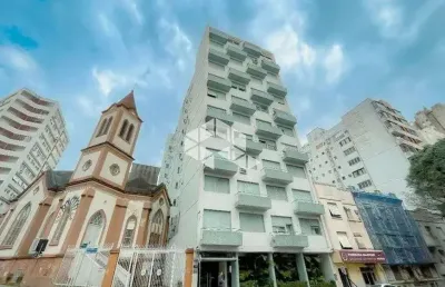 Apartamento à venda com sacada e 2 quartos praça conde de porto alegre