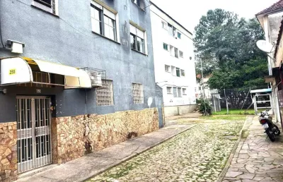 Apartamento 2 quartos, segundo andar na tapiaçú em porto alegre