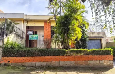 Casa com 3 quartos à venda na Rua Roque Calage, 379, Passo da Areia, Porto Alegre