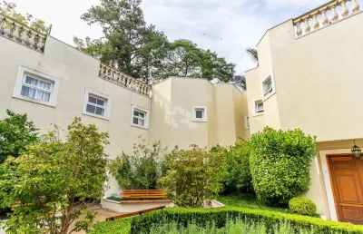 Casa alto padrão no jardim petrópolis, com 4 suítes e 5  vagas subsolo.