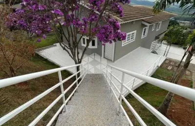 Casa a venda com 5 dormitorios dentro de condominio em perdoes