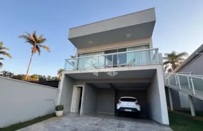 Linda casa, com 3 suítes, 220m² construídos, para vender por 1.200.000!