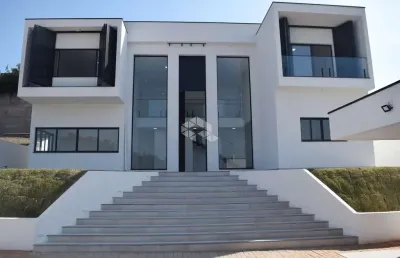 Linda casa em condomínio, 800m² de terreno, 305m² construídos para vender por r$ 2.500.000