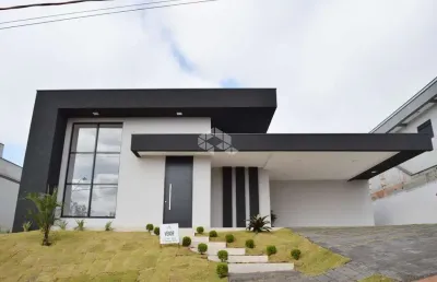 Linda casa em condomínio, 800m² de terreno, 3 suítes para vender por r$ 1.900.000