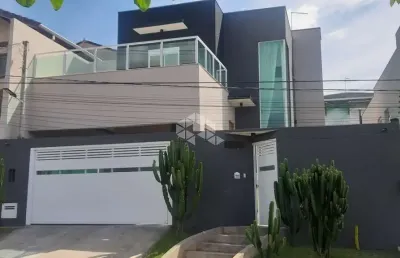 Linda casa com vista para pedra grande, 200m² construídos, 3 suítes, para vender por r$ 1.300.000,00!