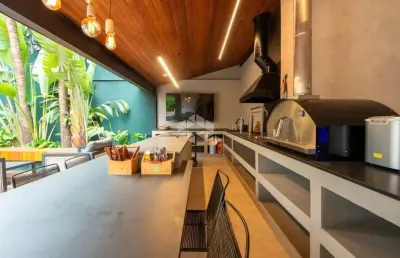 Linda casa de vila, 350m² construídos, 4 suítes, lazer completo, para vender por r$ 6.850.000,00!