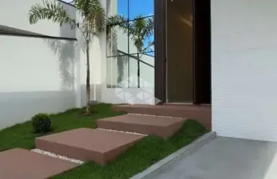 Lindo imóvel de alto padrão, 440m² terreno, 200m² construídos, 3 suítes para vender por r$ 1.950.000,00!