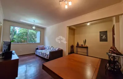 Apartamento à venda com 2 dormitórios 1 vaga de garagem no bairro são joão, em porto alegre.