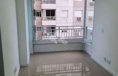 Apartamento de 2 dormitorios e 1 vaga  no bairro humaita