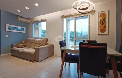 Apartamento 2 dormitórios, sacada, de frente, em condomínio com infraestrutura, e 1 vaga no bairro humaitá em porto alegre