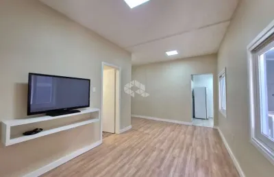 Apartamento de 2 dormitórios, no bairo floresta, em porto alegre.