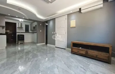 Casa sobrado em condomínio, com 4 dormitórios sendo 1 closet, infra completa e 2 vagas
