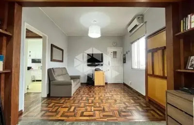 Apartamento 2 dormitórios,  1 vaga de garagem no bairro navegantes, em porto alegre.