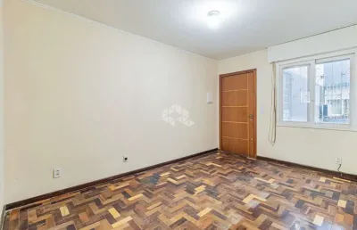 Apartamento de 2 dormitórios, no bairro humaitá , em porto alegre.