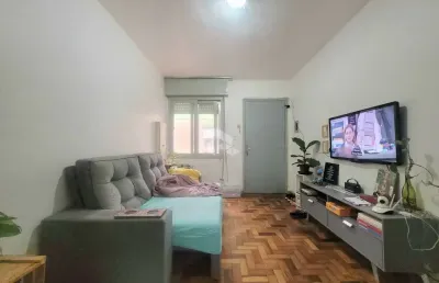 Apartamento de 2 dormitórios, no bairro humaitá, em porto alegre.