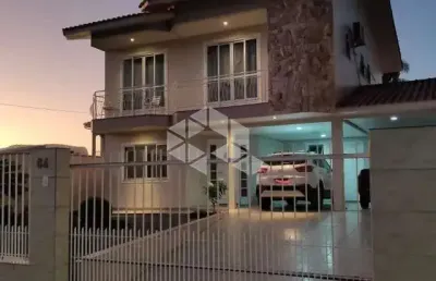 Casa com 03 quartos / dormítórios - bairro centro - palhoça