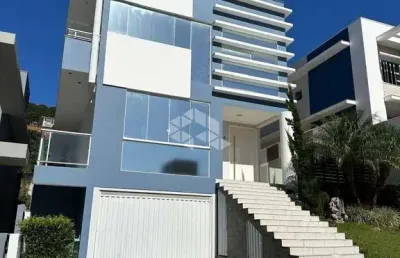 Casa de 4 dormitórios no bairro monte verde - florianópolis/sc
