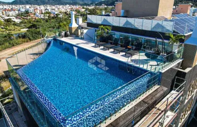 Apartamento  duplex com 3 dormitórios/quartos sendo 1 suítes próximo a praia