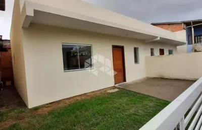 Casa 2 dormitórios com 54m2  vaga e pátio nos ingleses.