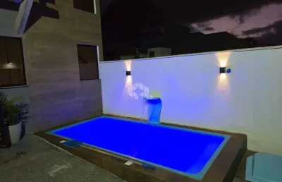 Casa sobrado 3 dormitórios sendo 1 suíte no rio vermelho