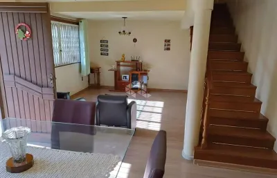 Casa com 2 quartos à venda na Rua Juvenil Benetti, 145, Santa Catarina, Caxias do Sul