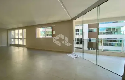 Apartamento pronto, 4 suítes 4 vagas de garagem, meia praia, 100m do mar