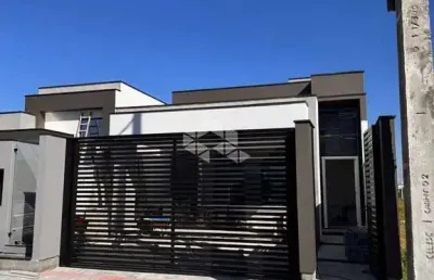 Casa em tijucas, 3 dormitórios sendo 1 suíte, com 2 vagas de garagem
