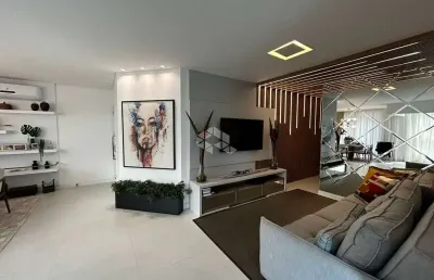Apartamento mobiliado quadra mar na meia praia em itapema