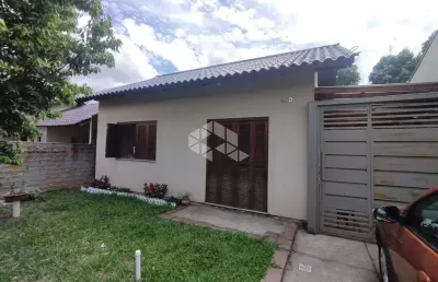 Casa charmosa com quiosque e energia solar: seu novo lar aguarda por você!