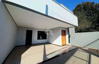 Casa com 3 dormitórios, suíte com closed, sala de estar, living com churrasqueira, cozinha, aceita financiameno bancário, fgts.
