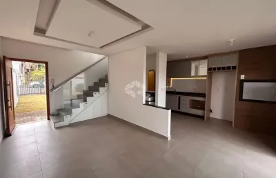 Casa sobrado, 2 dormitórios, 1 suite, 2 banheiros, 1 lavabo, cozinha, sala, patio fundos, aceita financiamento bancário.