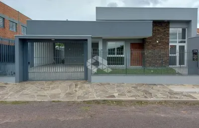 Casa térrea com 192m² de área construída 2 dormitórios sendo 1 suíte, escritório no bairro lira em estância velha-rs, aceita financiamento bancário.