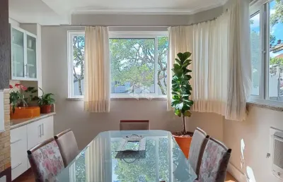 Apartamento c/ 2 dormitórios, semimobiliado ,sacada ,churrasqueira, vista ,elevador, portaria, centro de nh