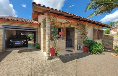 Casa térrea 02 dormitórios, 02 vagas garagem, pátio, quiosque com churrasqueira, bairro bela vista, estância velha. aceita financiamento e fgts