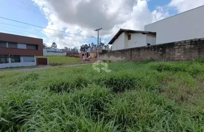 Terreno de esquina de 379 metros quadrados em ótima localização próximo a prefeitura de novo hamburgo. aceita financiamento.