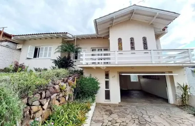 Casa com 3 dormitórios, 3 banheiros garagem para 2 carros, pátio, bairro união, estância velha, aceita financiamento bancário.