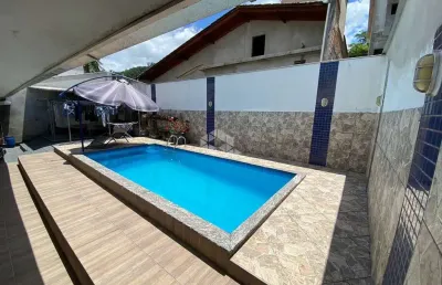 Casa 4 dormitórios no bairro jaraguá 99 em jaraguá do sul, sc
