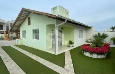 Casa térrea mobiliada 2 quartos/dormitórios em barra velha - sc