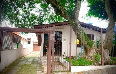 Casa com 3 quartos à venda na Travessa Indígena, 45, Vila Ipiranga, Porto Alegre
