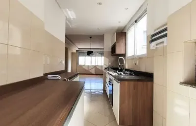Apartamento 3 dormitórios com uma vaga coberta e escriturada no centro histórico.
