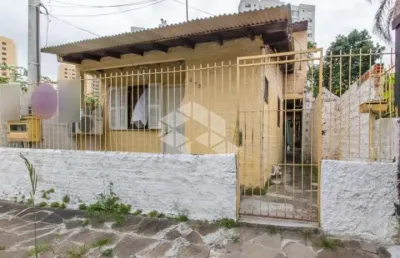 Casa com 3 quartos à venda na Rua Padre Alois Kades S J, 476, Vila Ipiranga, Porto Alegre