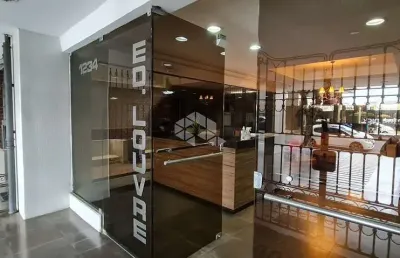 Apartamento 3 dormitórios de frente, junto a assembleia legislativa.