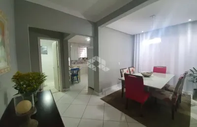Casa com 03 dormitórios e 3 banheiros à venda, 205 m²