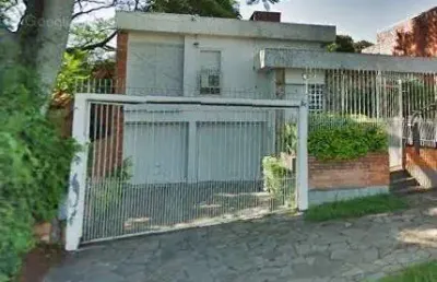 Casa 3 dormitórios, suíte, 4 vagas, com piscina menino deus