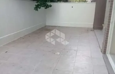 Diferenciado apartamento de 01 dormitório, terraço e 1 ou 2 garagens. junto a faculdade espm