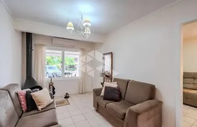 Casa em condomínio no bairro ipanema, com 3 dormitórios, lareira