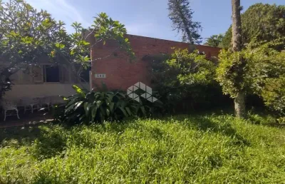 Casa térrea, a poucos metros da orla de ipanema, zona sul de porto alegre/rs.