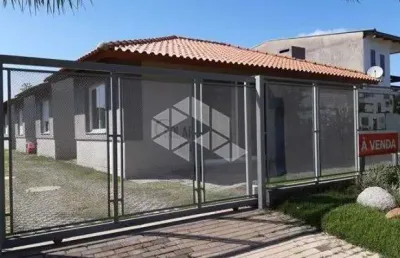 Casa à venda, com 2 quartos/dormitórios, 1 vaga/box, no bairro ponta grossa, zona sul de poa/rs